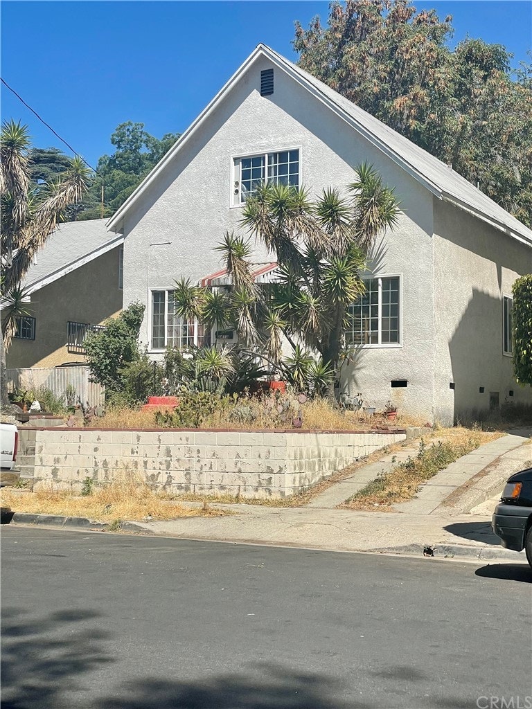 Photo 3 of 31 - 5415 Ash St, Los Angeles, CA 90042
