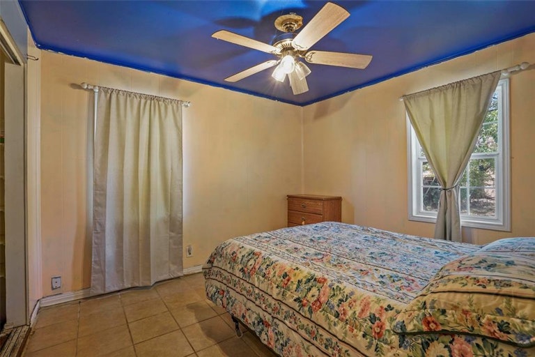 Photo 17 of 29 - 612 Highland Dr, Arlington, TX 76010