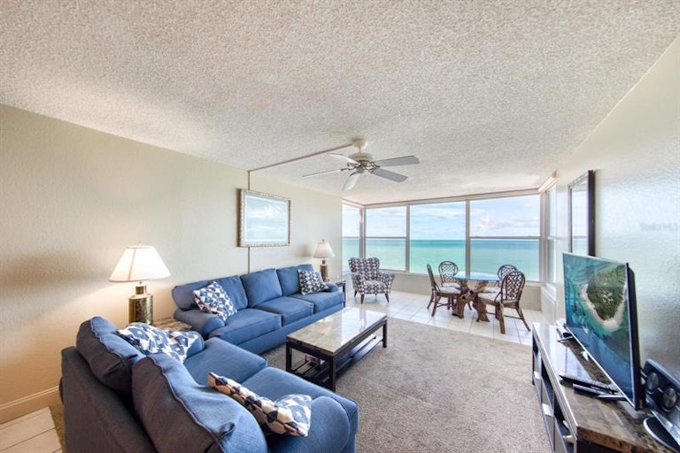 Photo 7 of 41 - 14800 Gulf Blvd #606, Madeira Beach, FL 33708