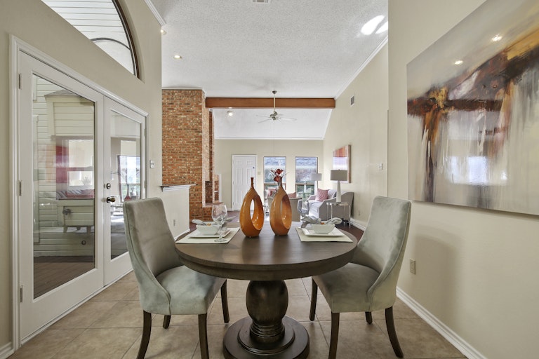 Photo 9 of 27 - 4236 Winding Way Ct, Dallas, TX 75287