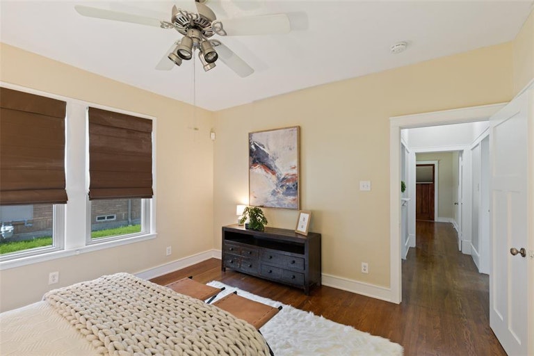 Photo 11 of 27 - 1414 Hollywood Ave, Dallas, TX 75208