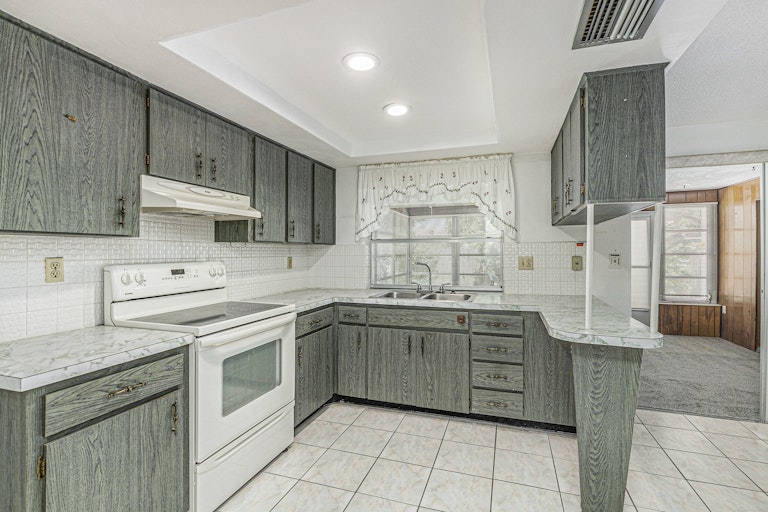 Photo 2 of 15 - 7315 Moravian Dr, Port Richey, FL 34668