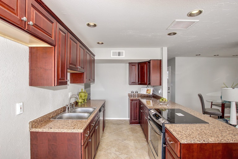 Photo 4 of 25 - 8730 E Hubbell St, Scottsdale, AZ 85257