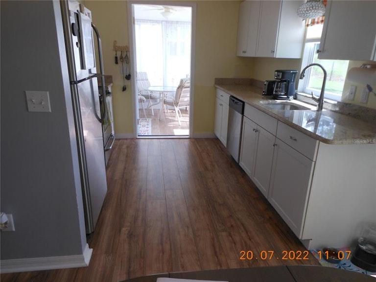 Photo 5 of 11 - 550 Saint Andrews Blvd, Lady Lake, FL 32159