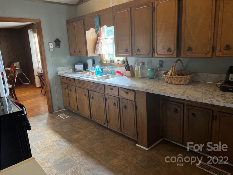 Photo 10 of 16 - 108 Cornelius Rd, Mooresville, NC 28117