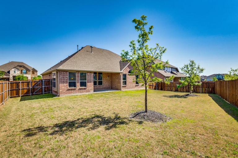 Photo 6 of 35 - 4410 Elation Dr, Sachse, TX 75048