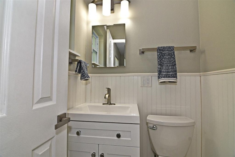 Photo 14 of 40 - 2201 Murdock Blvd, Orlando, FL 32817