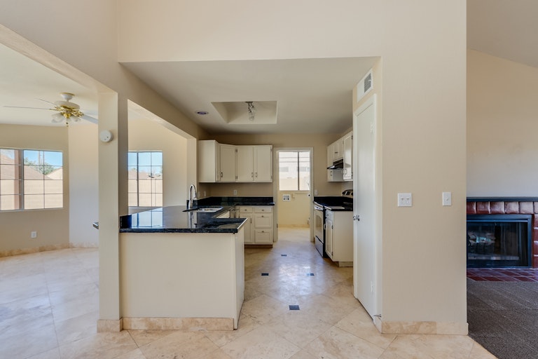Photo 6 of 20 - 1219 E Kristal Way, Phoenix, AZ 85024