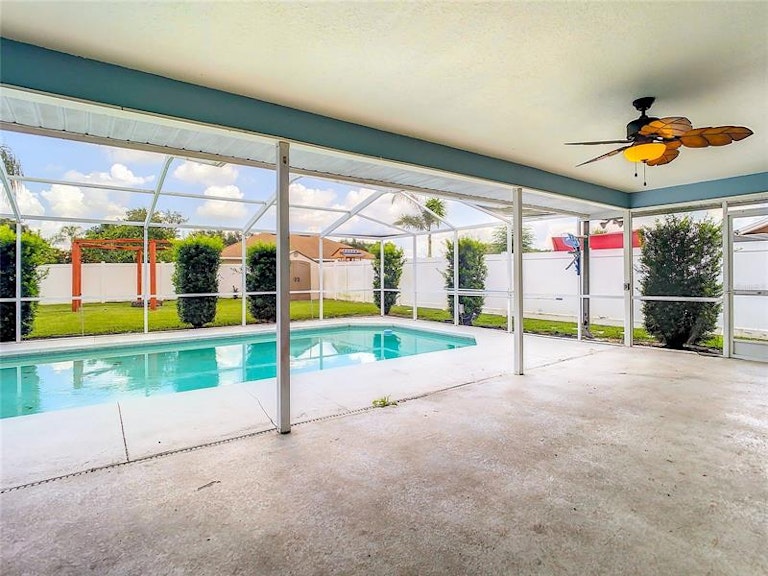 Photo 28 of 41 - 6923 Ashbury Dr, Lakeland, FL 33809