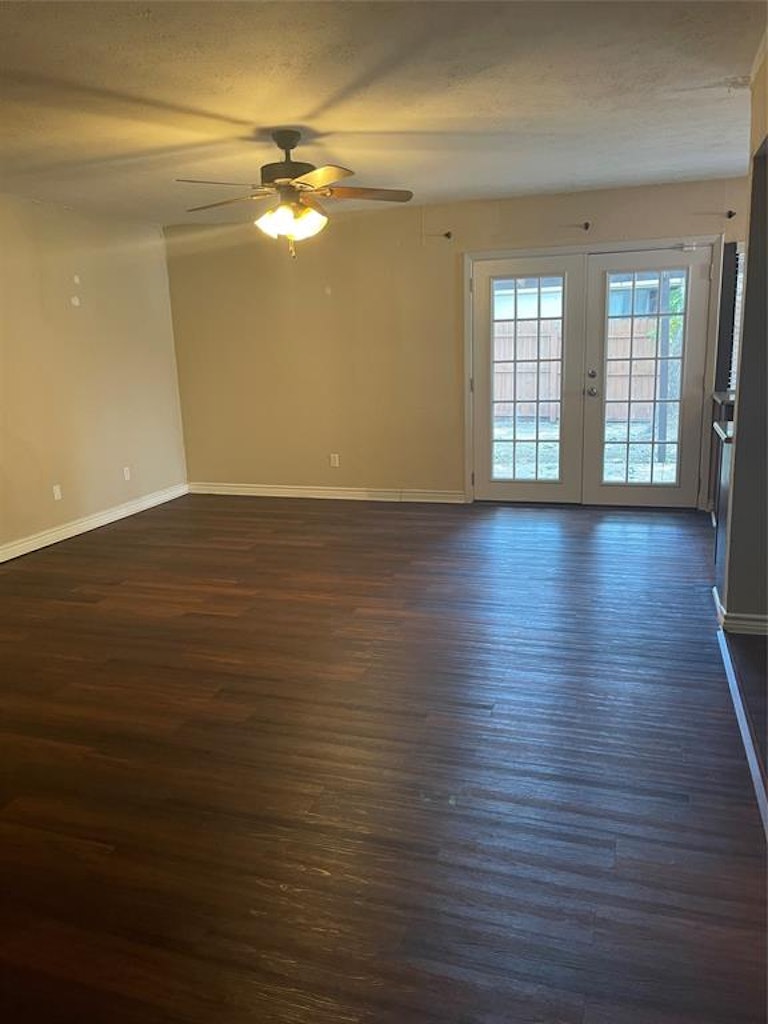 Photo 9 of 26 - 5665 Tyler St, The Colony, TX 75056