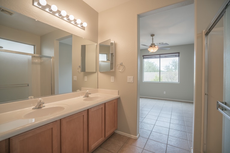 Photo 18 of 29 - 1740 W Twain Dr, Anthem, AZ 85086