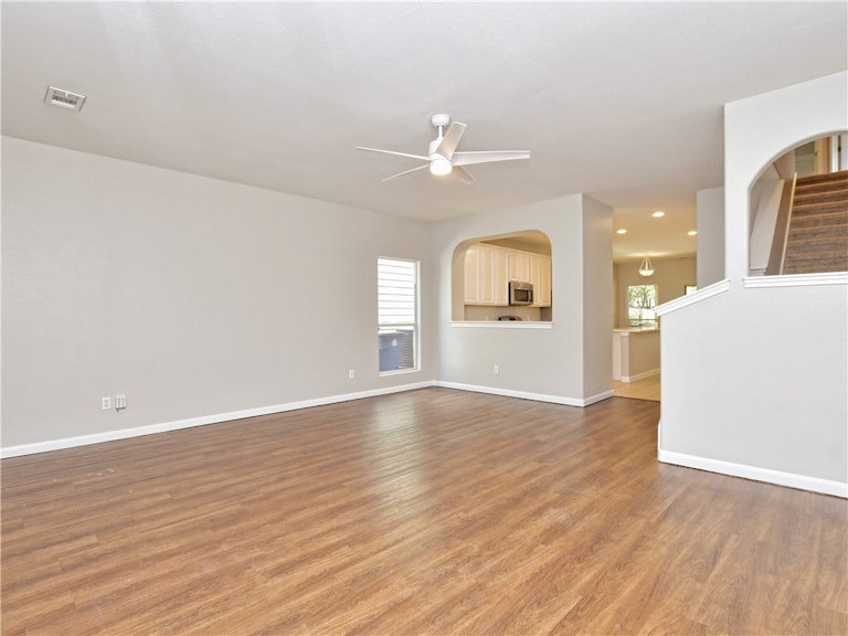 Photo 6 of 40 - 2116 Amur Dr, Austin, TX 78745
