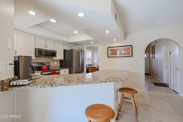 Photo 15 of 38 - 5207 E Half Moon Dr, Phoenix, AZ 85044