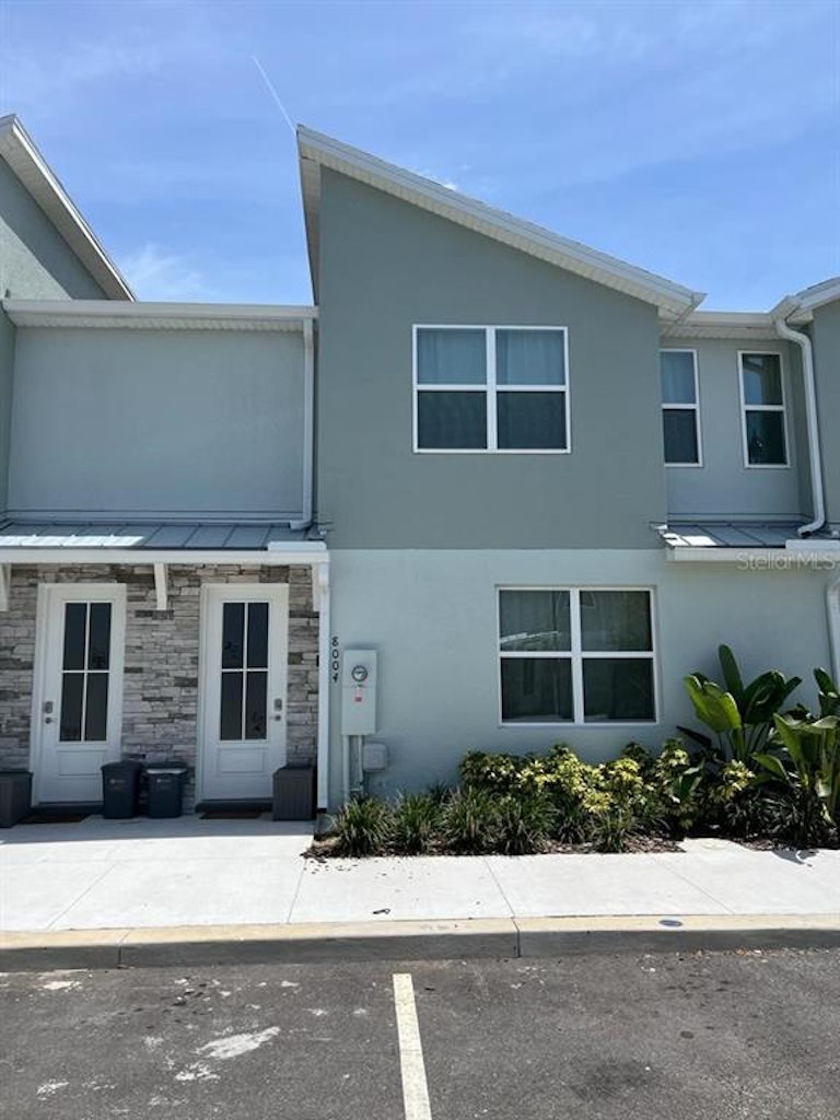 Photo 2 of 33 - 8004 Formosa Valley Pl, Kissimmee, FL 34747
