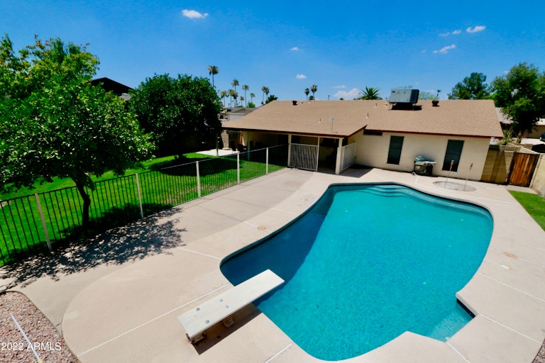 Photo 1 of 28 - 1615 W Bentrup Ct, Chandler, AZ 85224