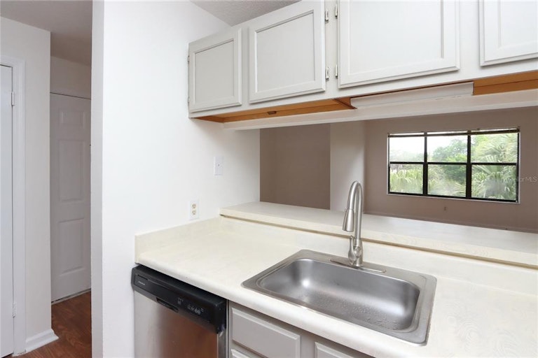 Photo 12 of 30 - 8681 Key Royale Ln #302, Tampa, FL 33614