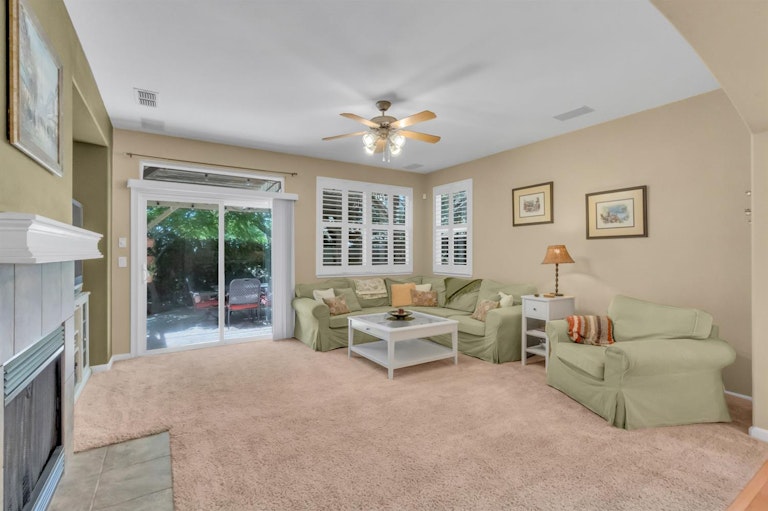 Photo 12 of 35 - 350 Westlake Dr, West Sacramento, CA 95605