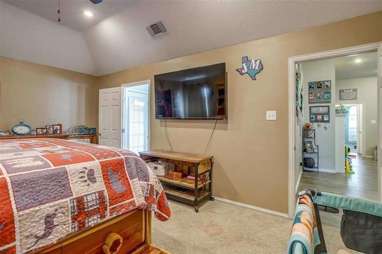 Photo 31 of 40 - 509 Arbor Lawn Dr, Burleson, TX 76028