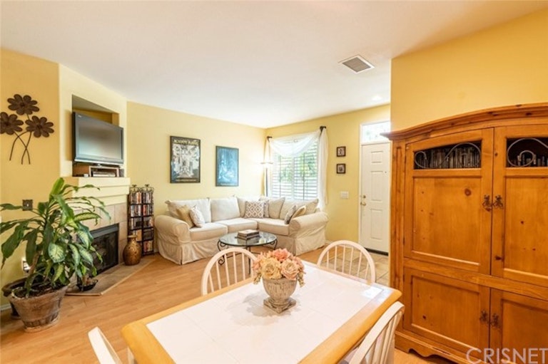 Photo 15 of 37 - 25773 Perlman Pl Unit F, Stevenson Ranch, CA 91381