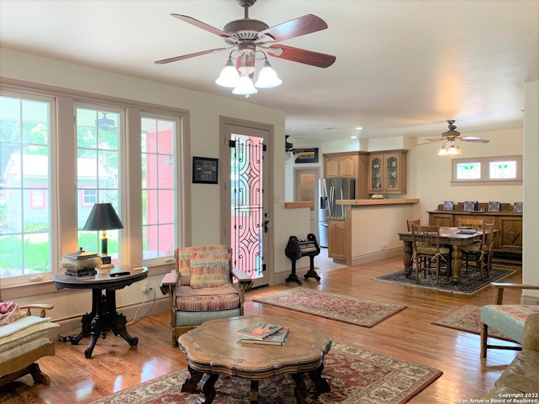 Photo 16 of 25 - 306 Corona Ave, San Antonio, TX 78209