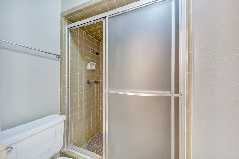 Photo 19 of 29 - 7344 Laurie Dr, Fort Worth, TX 76112