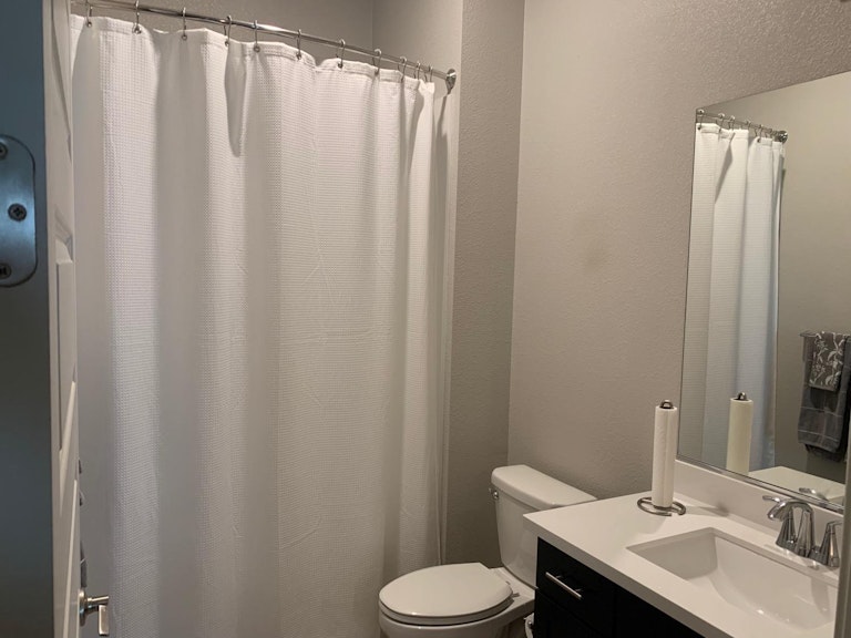 Photo 16 of 42 - 4489 Ligurian Sea Ln, Sacramento, CA 95834