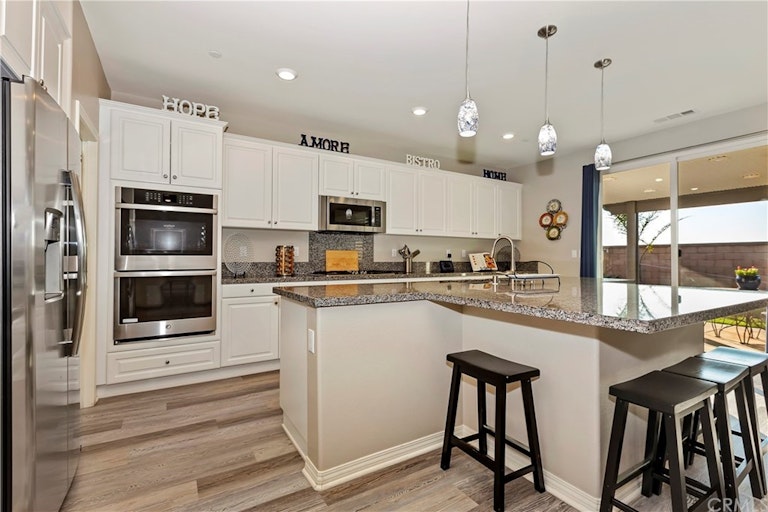 Photo 18 of 50 - 5120 Armendarez Ln, Fontana, CA 92336