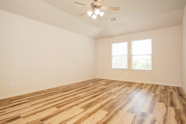 Photo 4 of 25 - 21123 Spur Ridge Ct, Richmond, TX 77406