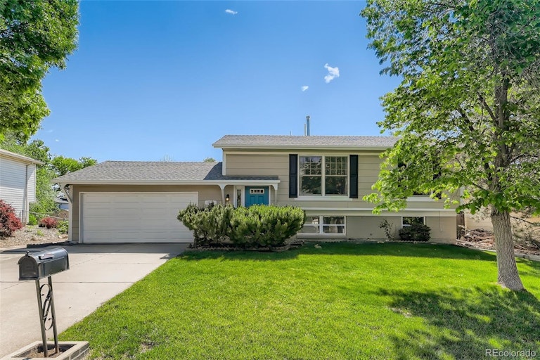 Photo 2 of 28 - 1824 Dexter St, Broomfield, CO 80020