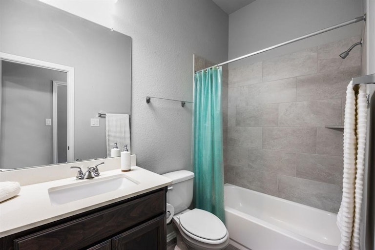 Photo 17 of 25 - 11903 Di Mari Dr, Richmond, TX 77406
