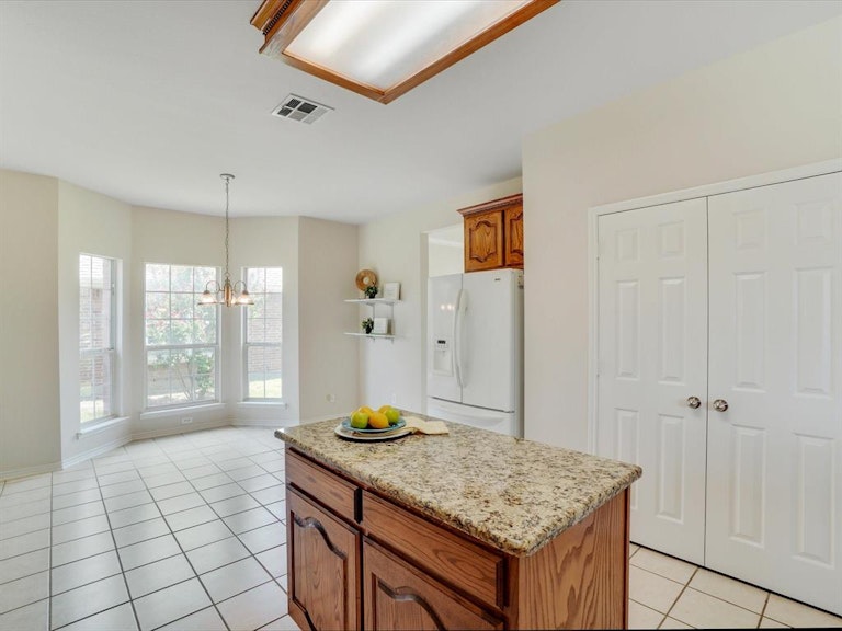 Photo 18 of 36 - 3720 Neptune Cir, Frisco, TX 75033