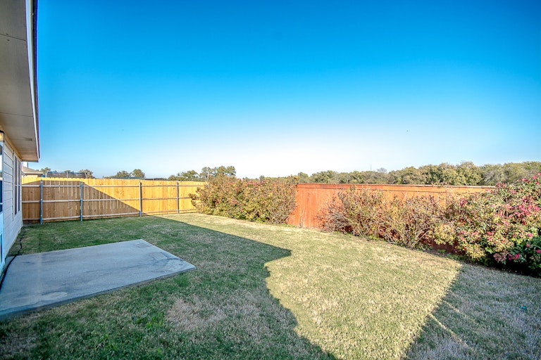 Photo 6 of 31 - 622 Lincoln Ave, Lavon, TX 75166
