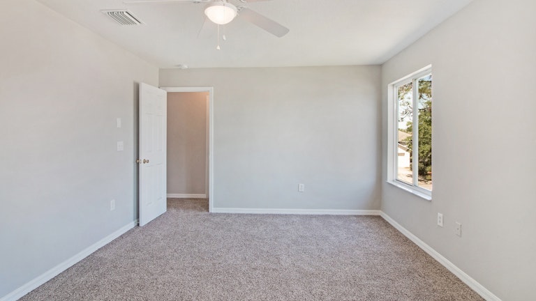 Photo 16 of 17 - 11302 Crestlake Village Dr, Riverview, FL 33569