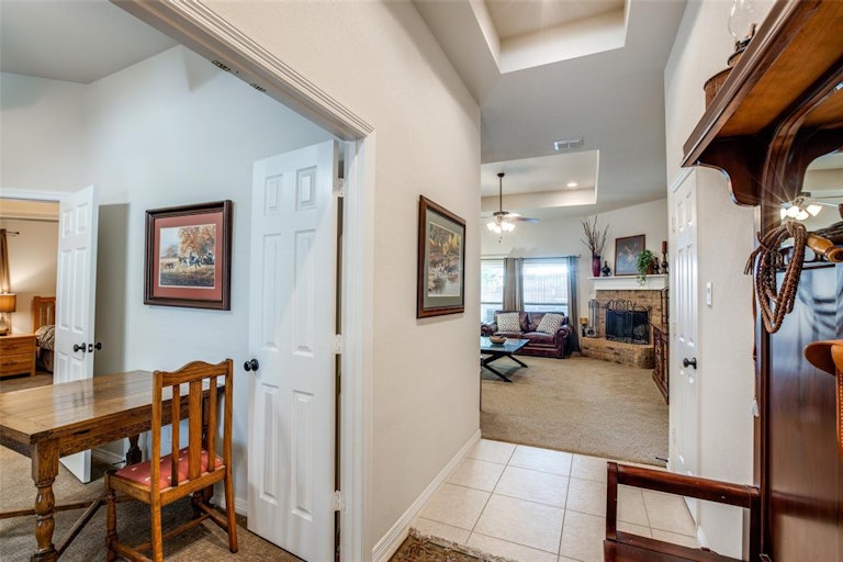 Photo 5 of 25 - 5833 Nathaniel Dr, Fort Worth, TX 76179