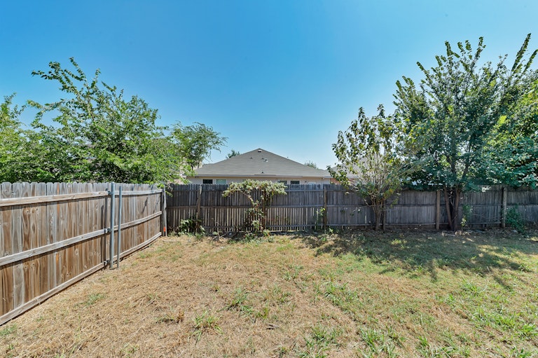 Photo 28 of 28 - 8141 Dripping Springs Dr, Fort Worth, TX 76134
