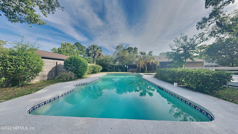 Photo 17 of 21 - 8038 Cayuga Trl S, Jacksonville, FL 32244