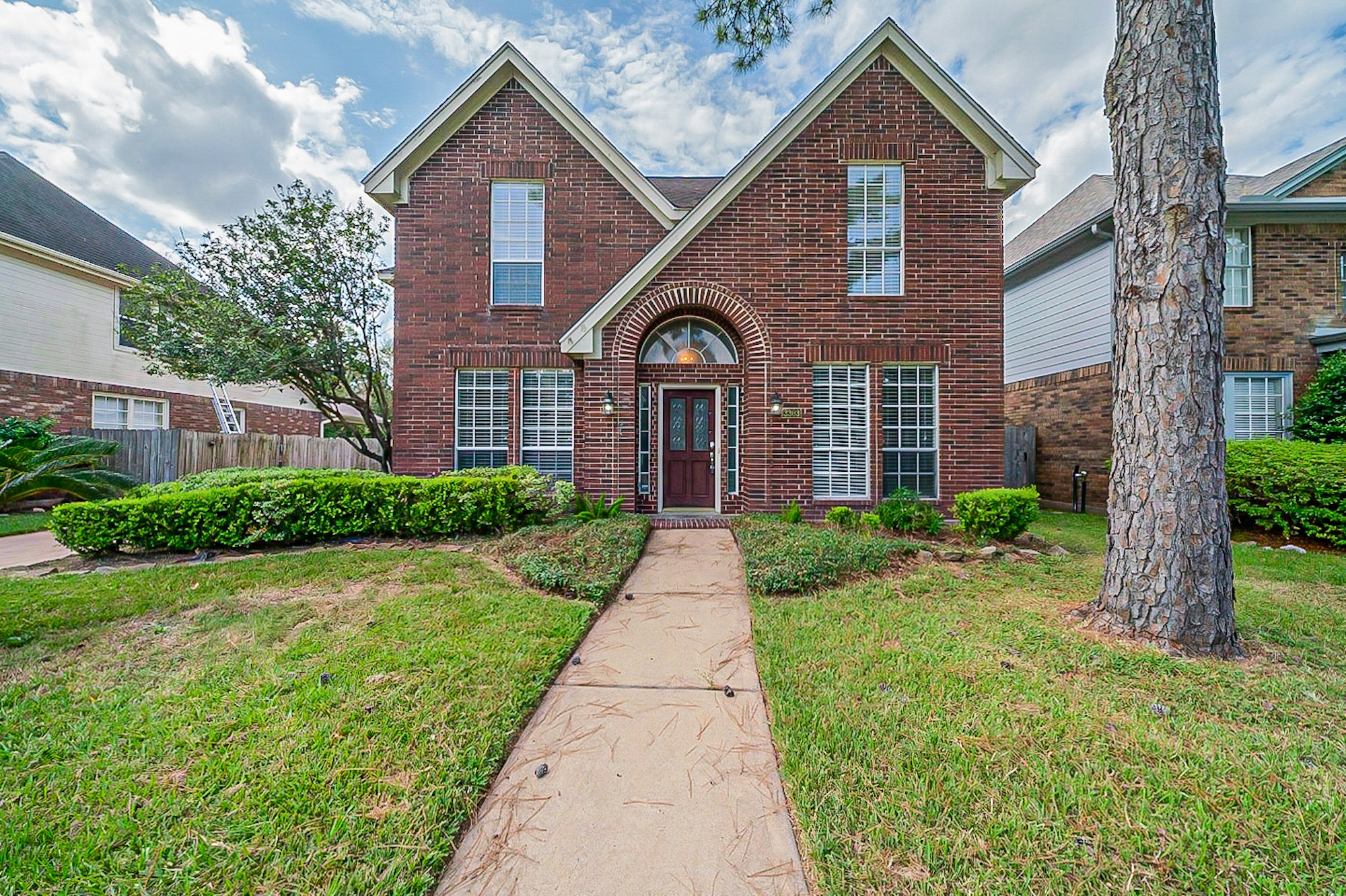 Photo 1 of 36 - 3303 Mulberry Hill Ln, Houston, TX 77084