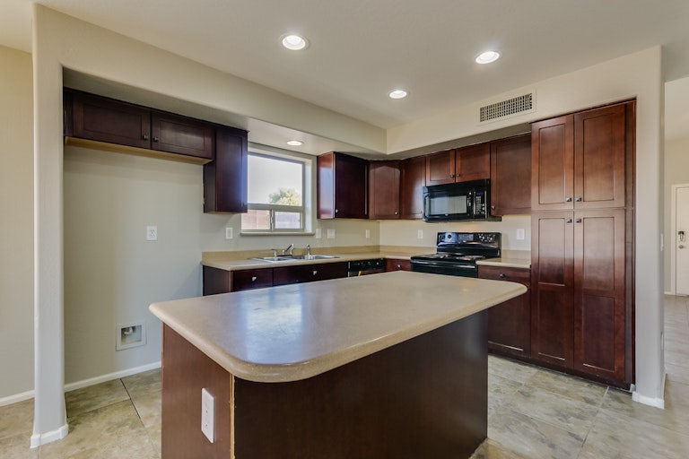Photo 9 of 40 - 1768 E Angeline Ave, San Tan Valley, AZ 85140