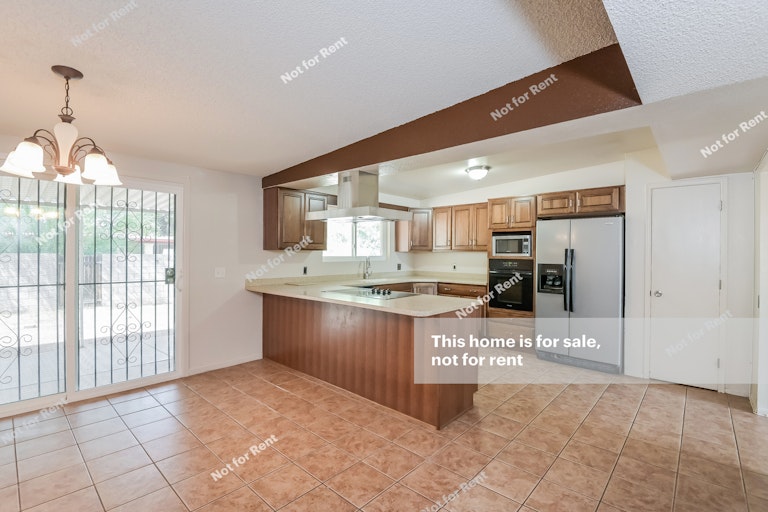 Photo 14 of 27 - 3002 W Mexico St, Tucson, AZ 85746