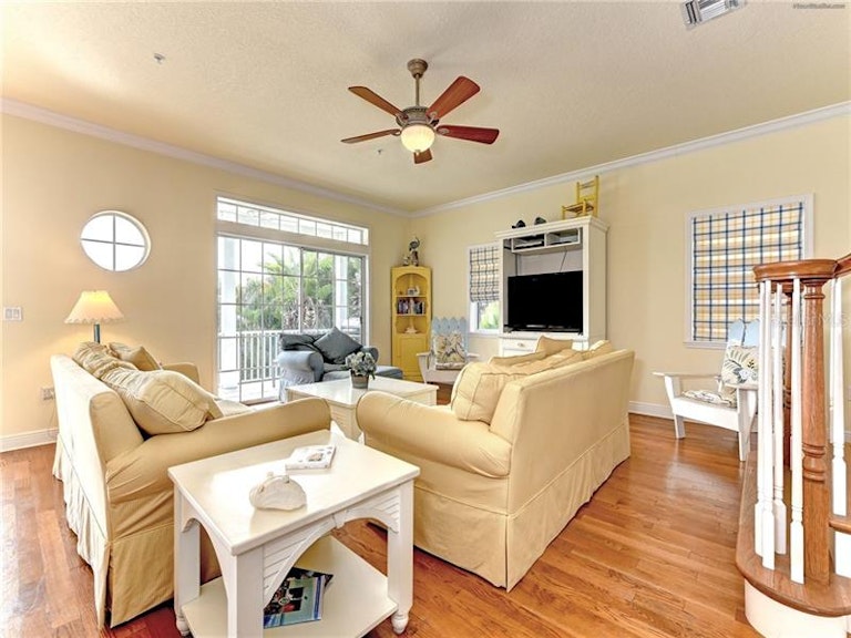 Photo 10 of 25 - 306 56th St, Holmes Beach, FL 34217