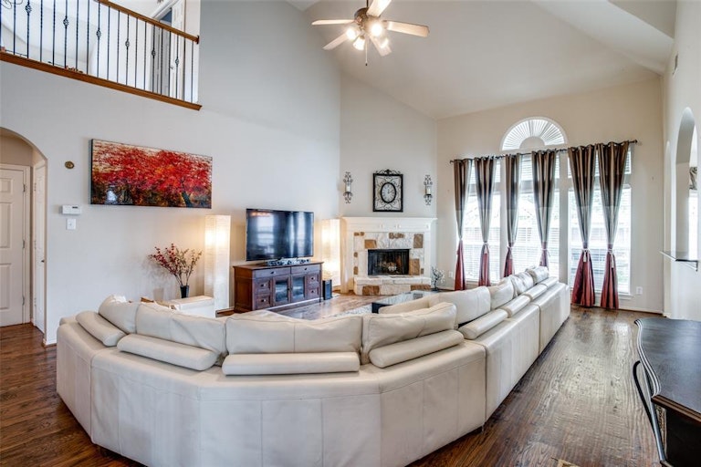 Photo 8 of 38 - 5803 Lone Rock Rd, Frisco, TX 75036
