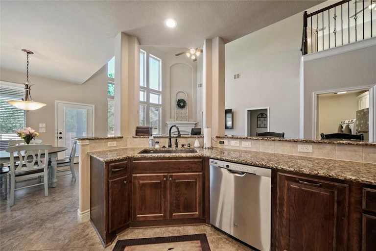 Photo 15 of 47 - 27390 Pendleton Trace Dr, Spring, TX 77386