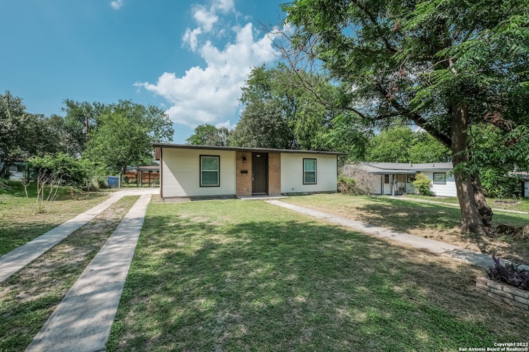 Photo 2 of 18 - 135 Trudell Dr, San Antonio, TX 78213