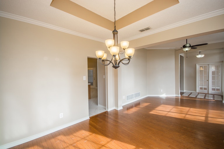 Photo 14 of 30 - 2906 Spartacus Dr, Grand Prairie, TX 75052