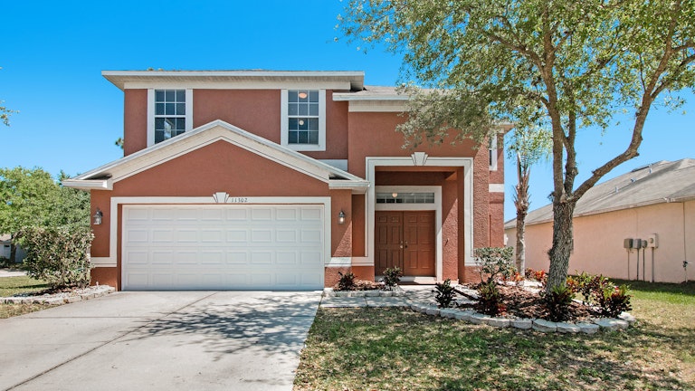 Photo 1 of 17 - 11302 Crestlake Village Dr, Riverview, FL 33569
