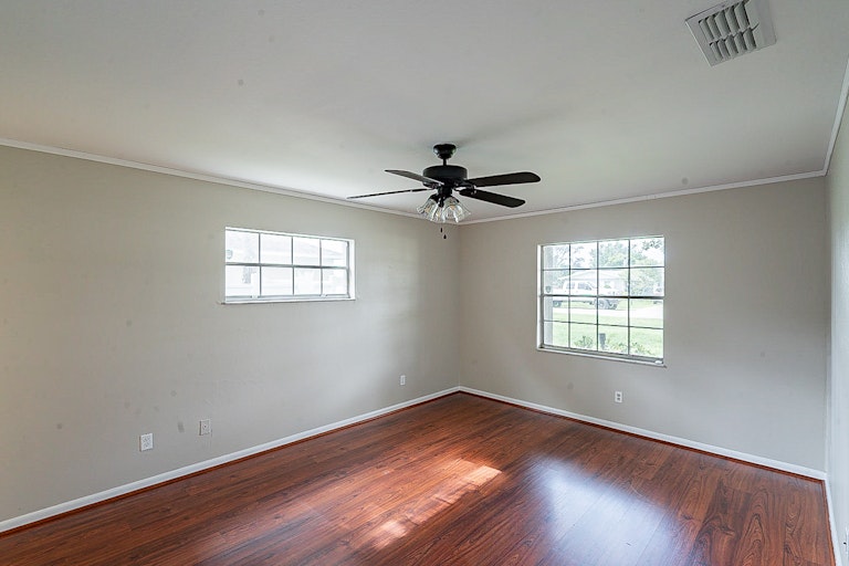 Photo 13 of 26 - 879 Fruitland Dr, Deltona, FL 32725