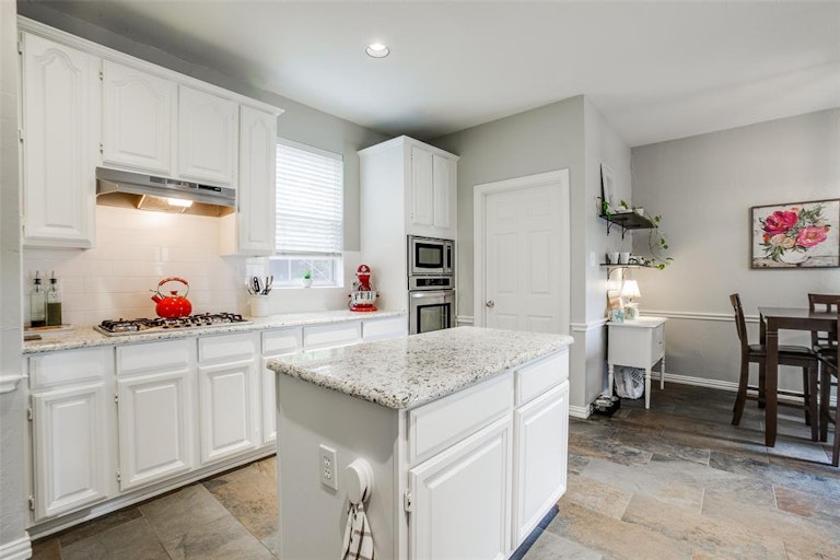 Photo 12 of 30 - 2829 Shasta Dr, Plano, TX 75025