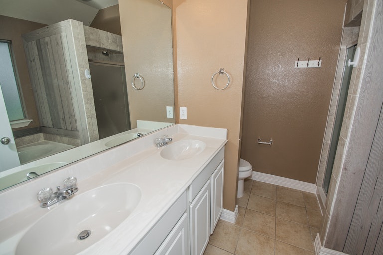 Photo 15 of 25 - 4513 Worchester Ln, McKinney, TX 75070