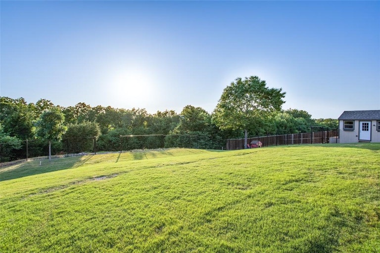 Photo 36 of 40 - 180 Denali Way, Waxahachie, TX 75167