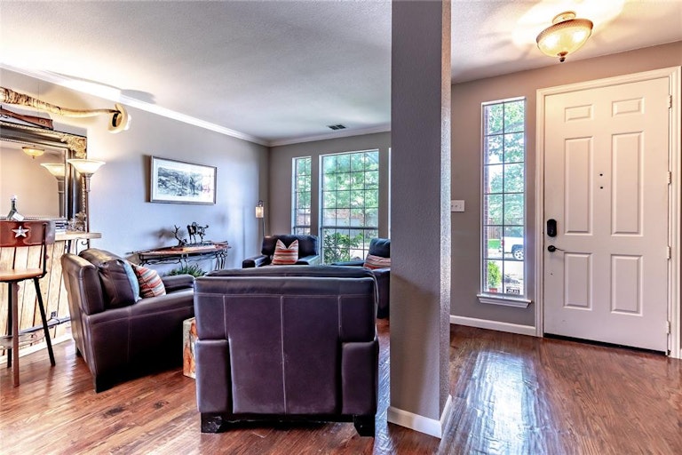 Photo 21 of 40 - 5205 Lake Bluff Dr, McKinney, TX 75071